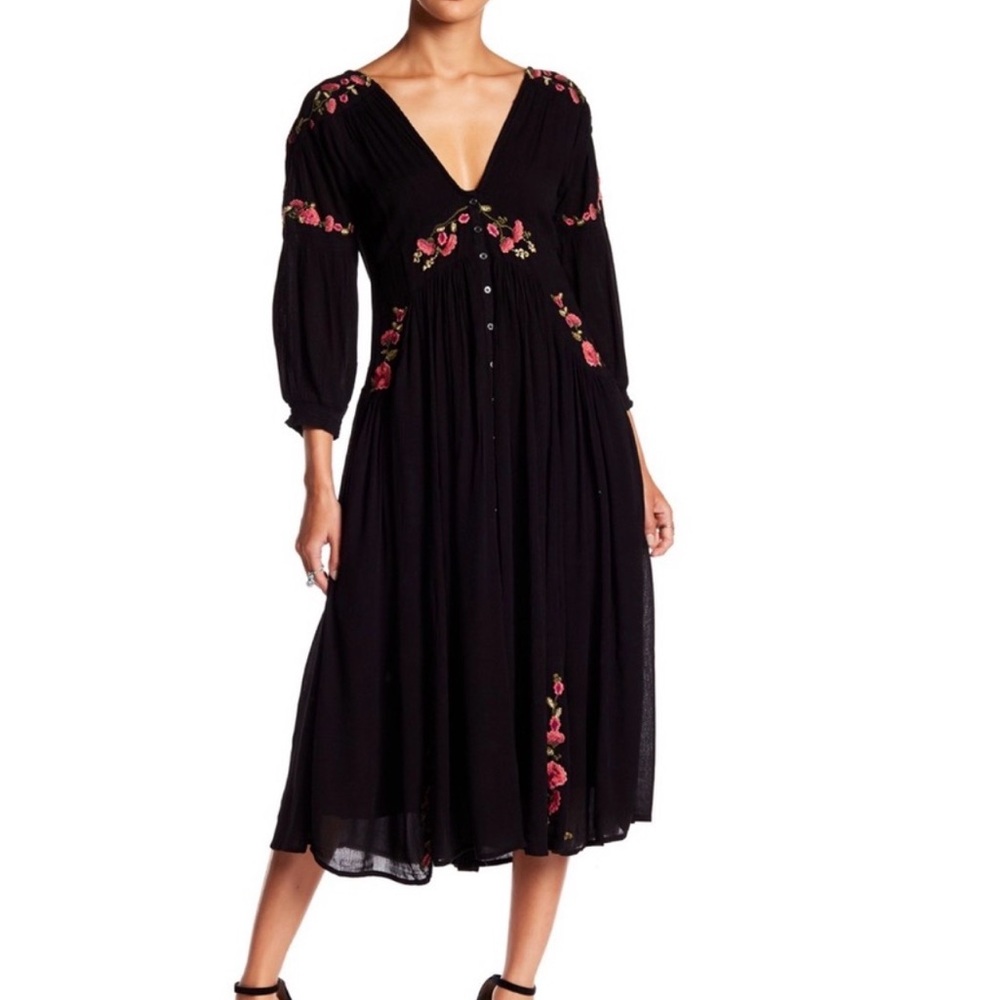 EUC Free People Day Glow szM embroidered midi dress in black…